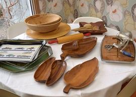 Wood Salad Bowls & Serving Pieces