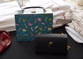 Women's Purses & Handbags