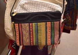 Women's Purses & Handbags