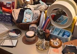 Vanity & Bath Accessories