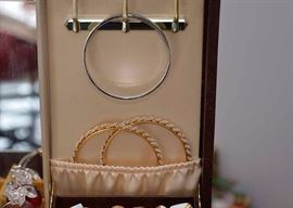 Women's Costume Jewelry