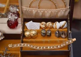 Women's Costume Jewelry