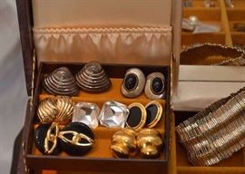 Women's Costume Jewelry