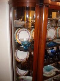 Beautiful/Stunning Antique clawfoot curio w/bubble glass