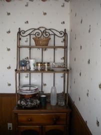 Beautiful bakers rack/hutch