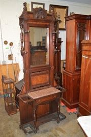 WALNUT VICTORIAN MARBLE TOP HALL TREE