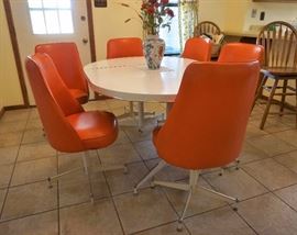 Reetro dining table and chairs