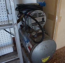 Campbell Hausfeld power pal compressor