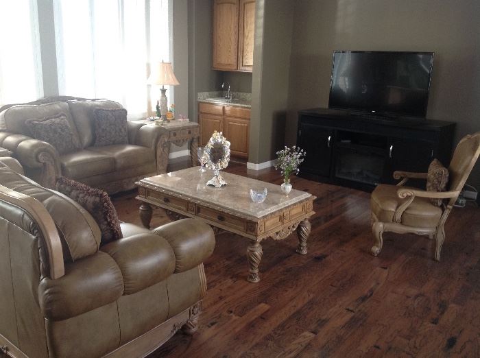 HIGH END ESTATE SALE IN HENDERSON in Henderson, NV starts on 2/3/2017