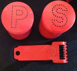 Small Fuller Brush brush rake