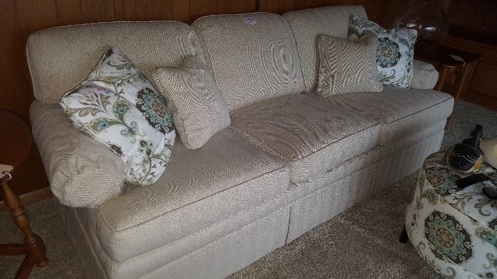 Gorgeous neutral upholstered sofa in excellent condition 