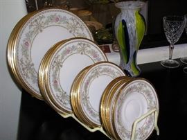 Lenox Castle Garden dishes