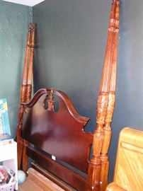 Queen Size 4-Poster Bed Frame