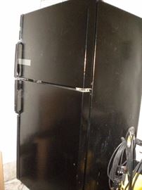 Black refrigerator/freezer