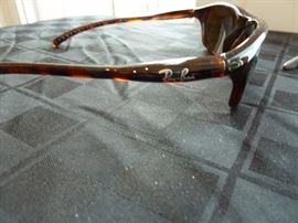 Sunglasses Rayban and much more lots with cases