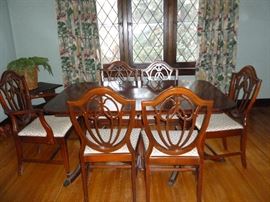 Really nice Lammerts Mahogany Table w/6 chairs, leaf, and pads
