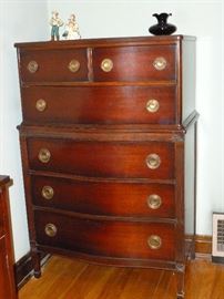 Lammerts mahogany chest on chest