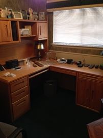 Another picture of the solid wood corner office furniture
