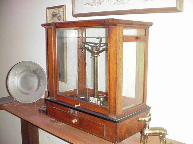 Antique scale in oak case, Eimer & Amend brass analytical balance scale for assayers and apothecaries