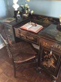 Beautiful black lacquered Asian desk
