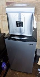 Mini fridge and ice maker