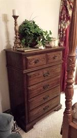 Sumpter Chest of drawers
