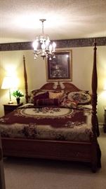 King size four poster Bed