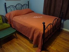 METAL HEADBOARD/FOOTBOARD/FRAME & MATTRESS SET