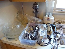 CLEAR PYREX, VINTAGE KITCHEN APPLIANCES, FLATWARE
