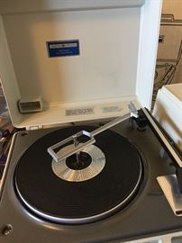 GE Portable Turntable