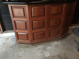 Mid Century Modern Full Bar with Leather and Brass Foot rest. Gorgeous 4 Barstools Black Leather with Brass