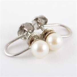 Vintage 14K White Gold and Cultured Pearl Screw Back Earrings: A pair of vintage 14K white gold and cultured pearl screw back earrings.