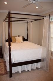 Gorgeous canopy bed