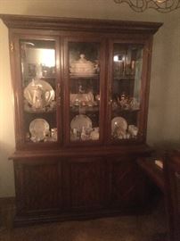 China cabinet set with dining table and buffet. 4 chairs included