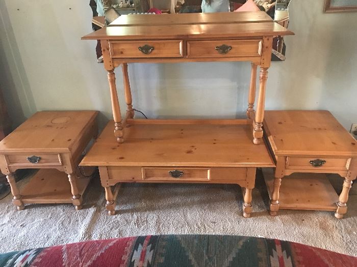 Broyhill coffee table set includes: sofa table, coffee table and 2 end tables
