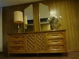 Thomasville vintage dresser