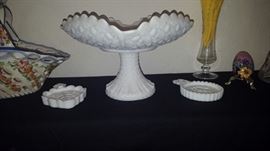 Milk Glass Presentation Pedestal