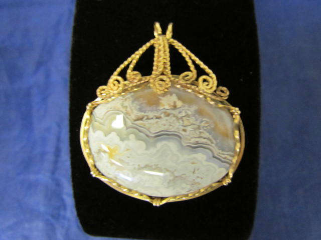 Agate? pendant in gold filled wire.  Gorgeous pendant. Measures approx. 1 5/8 X 2 3/4 inches.
