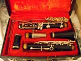 Vintage clarinet - in case. See pics