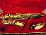 Vintage saxophone - in case. See pics.