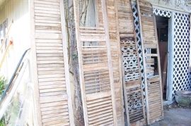Two of the shutters are in good condition - the others can be used for repair to others
