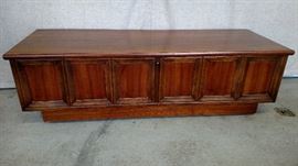 Lane Ceder Chest/Coffee Table