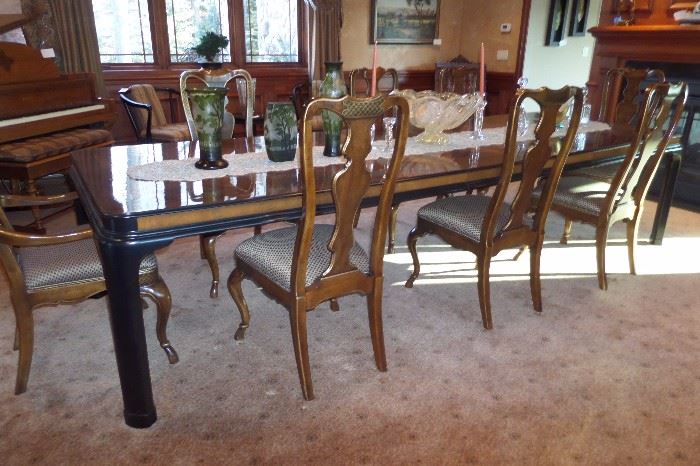 TABLE WITH 8 CHAIRS(2 ARM) 3-18"LEAVES. PERFECT CONDITION