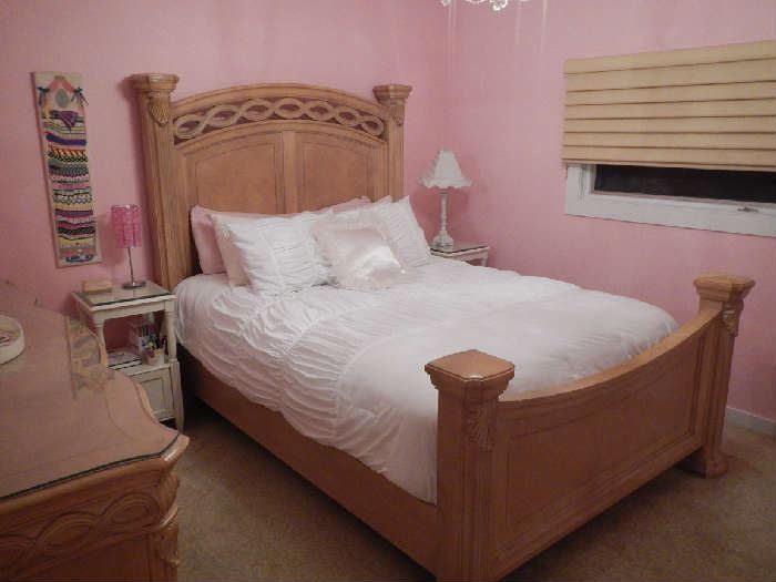 Queen Size Bed solid wood available as a set with 6 drawer dresser and 3 drawer dresser.