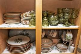 More El Palomar pottery