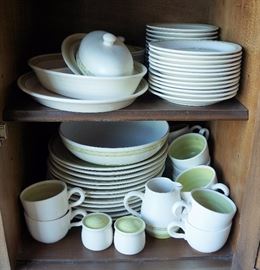 Franciscan dinnerware - very few chips!