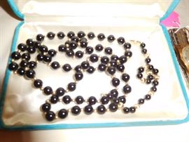 14K & black onyx necklace and bracelet
