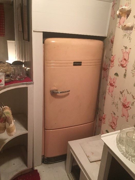 antique fridge 
