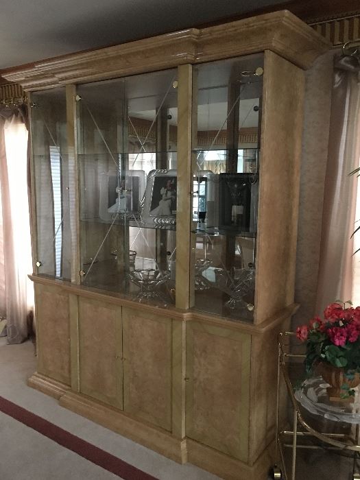 Contemporary high gloss dining room set with china cabinet 