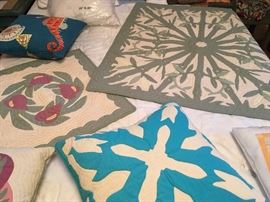 Quilting pillows, quilt